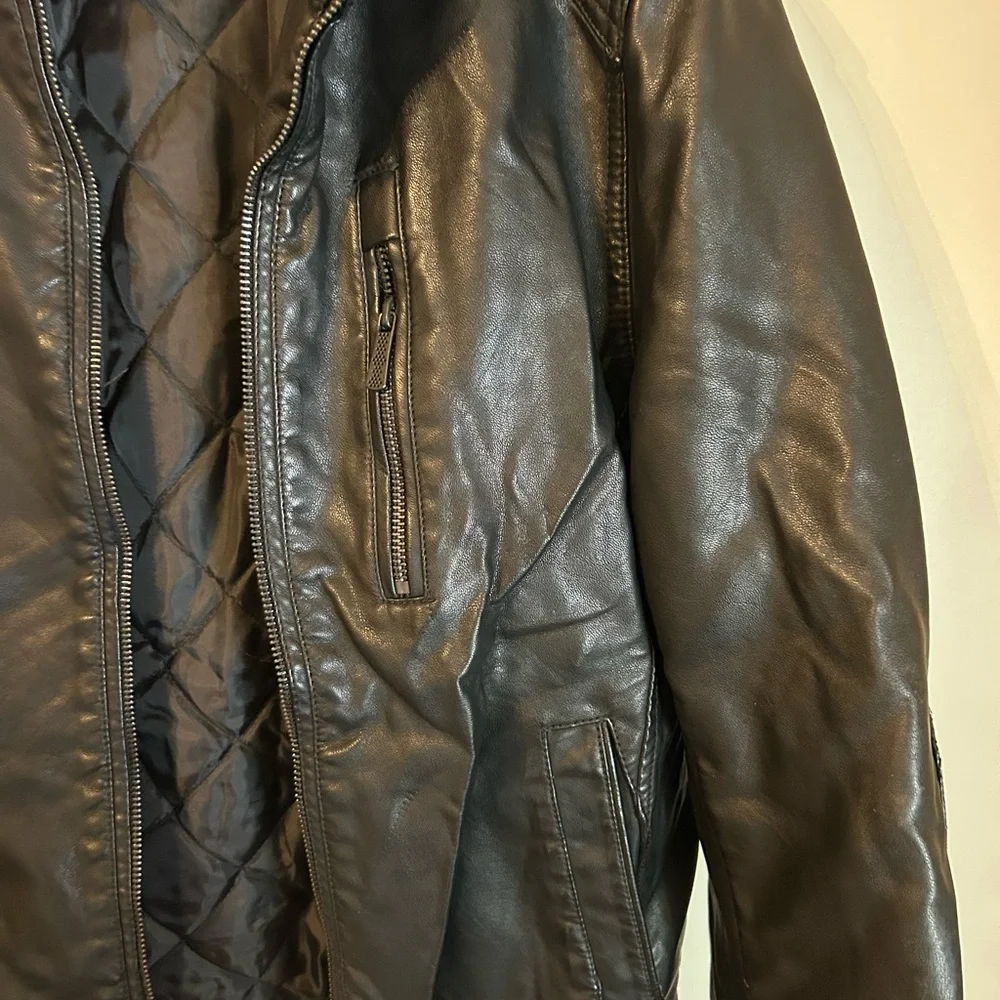 Apt. 9 Women's Classic Black Leather Jacket - Picture 3 of 5